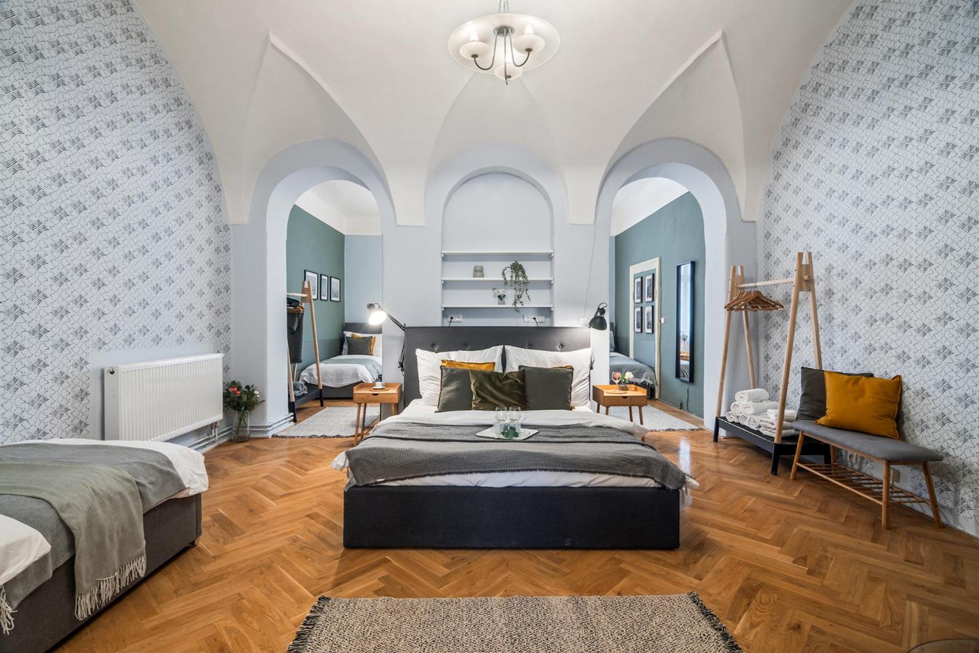 Charles Bridge Historical Apts By Michal&Friends ปราก ภายนอก รูปภาพ