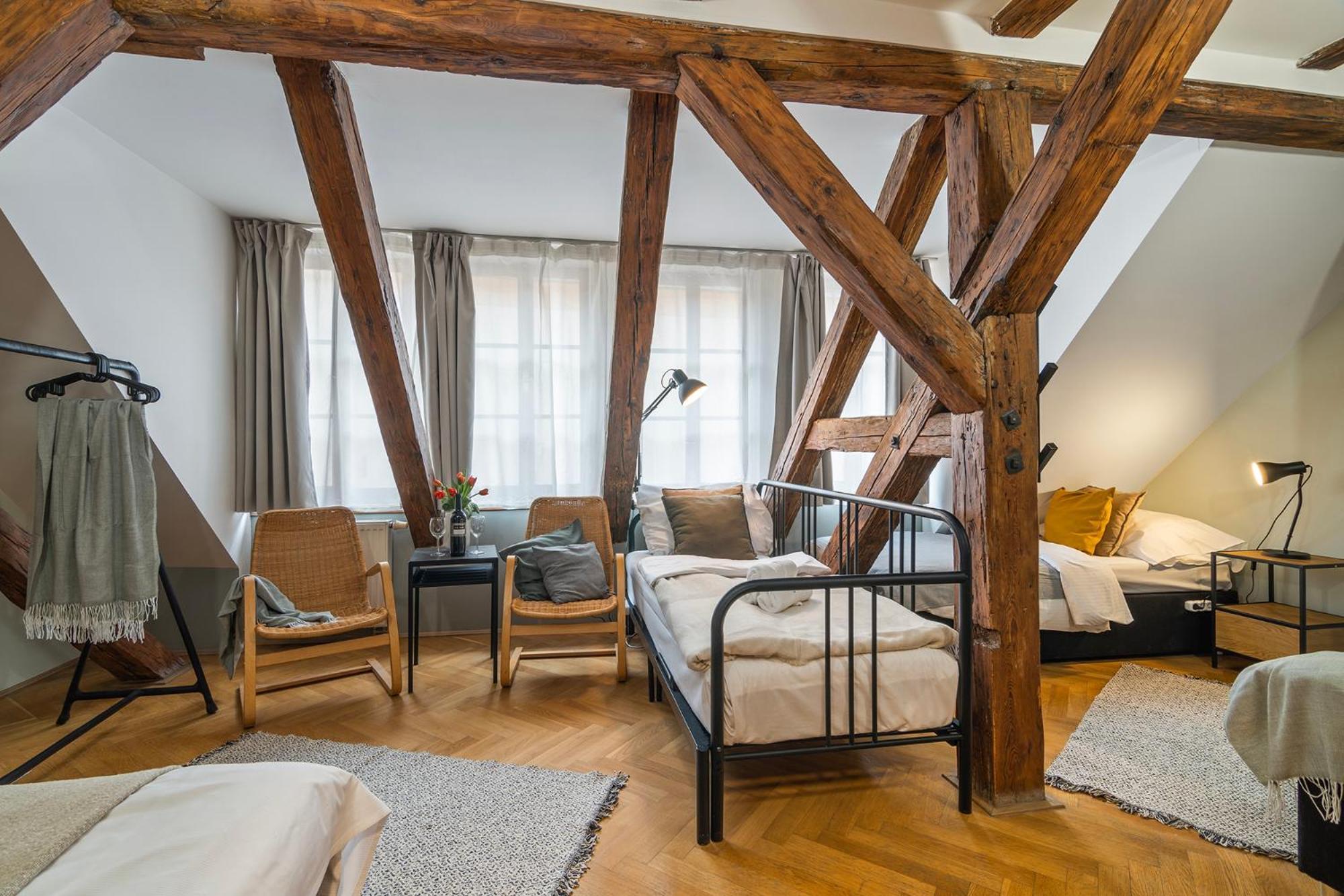 Charles Bridge Historical Apts By Michal&Friends ปราก ภายนอก รูปภาพ