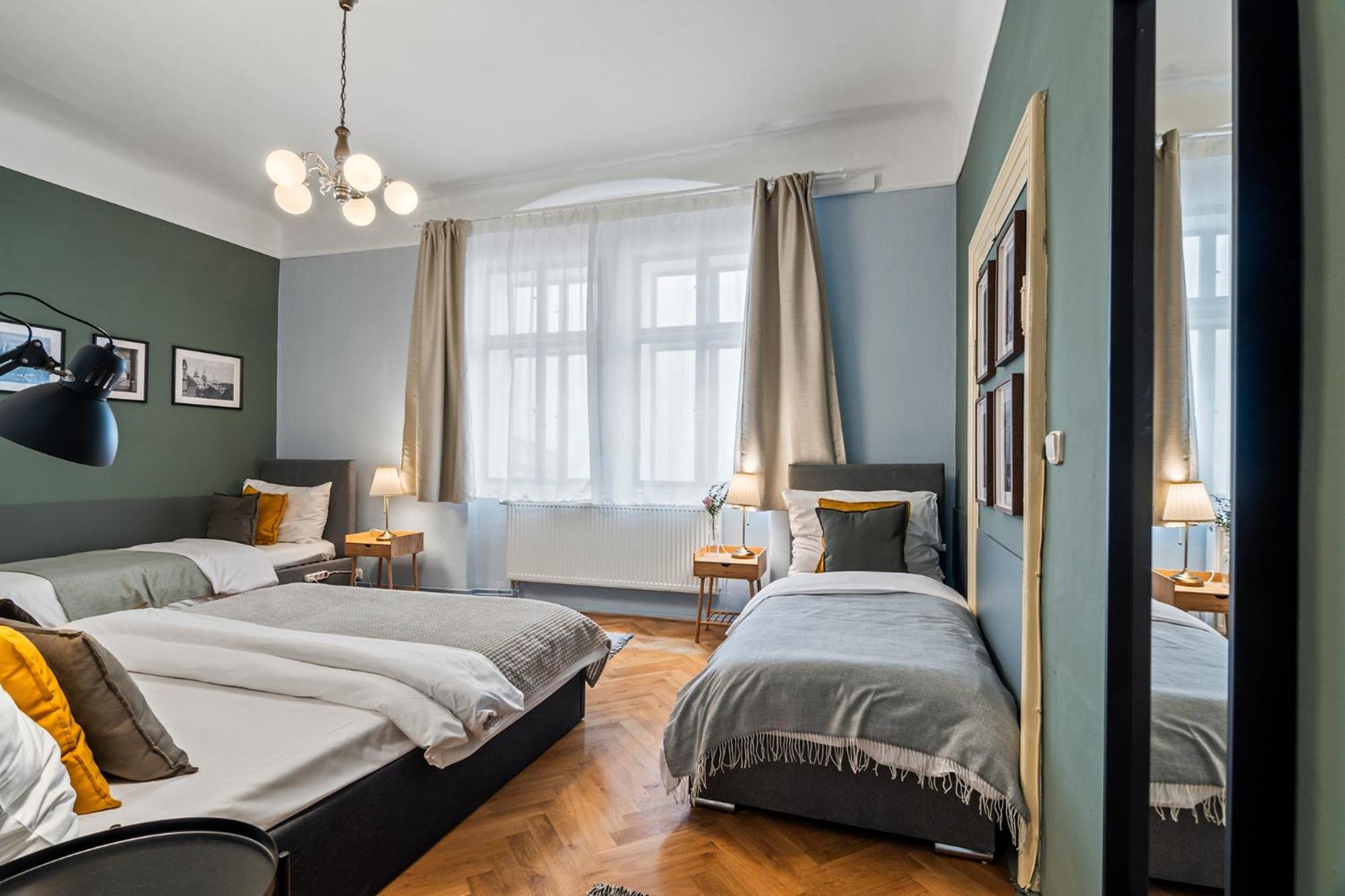 Charles Bridge Historical Apts By Michal&Friends ปราก ภายนอก รูปภาพ