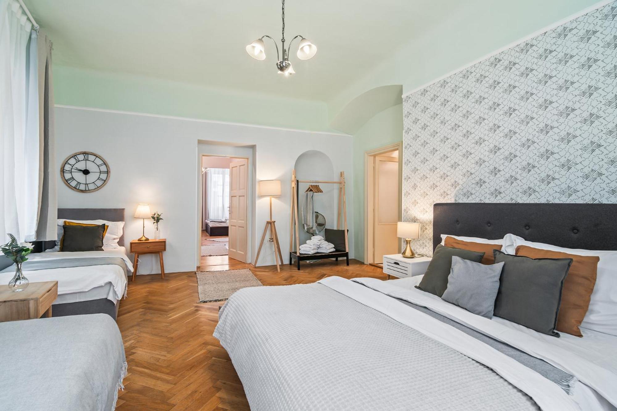 Charles Bridge Historical Apts By Michal&Friends ปราก ภายนอก รูปภาพ