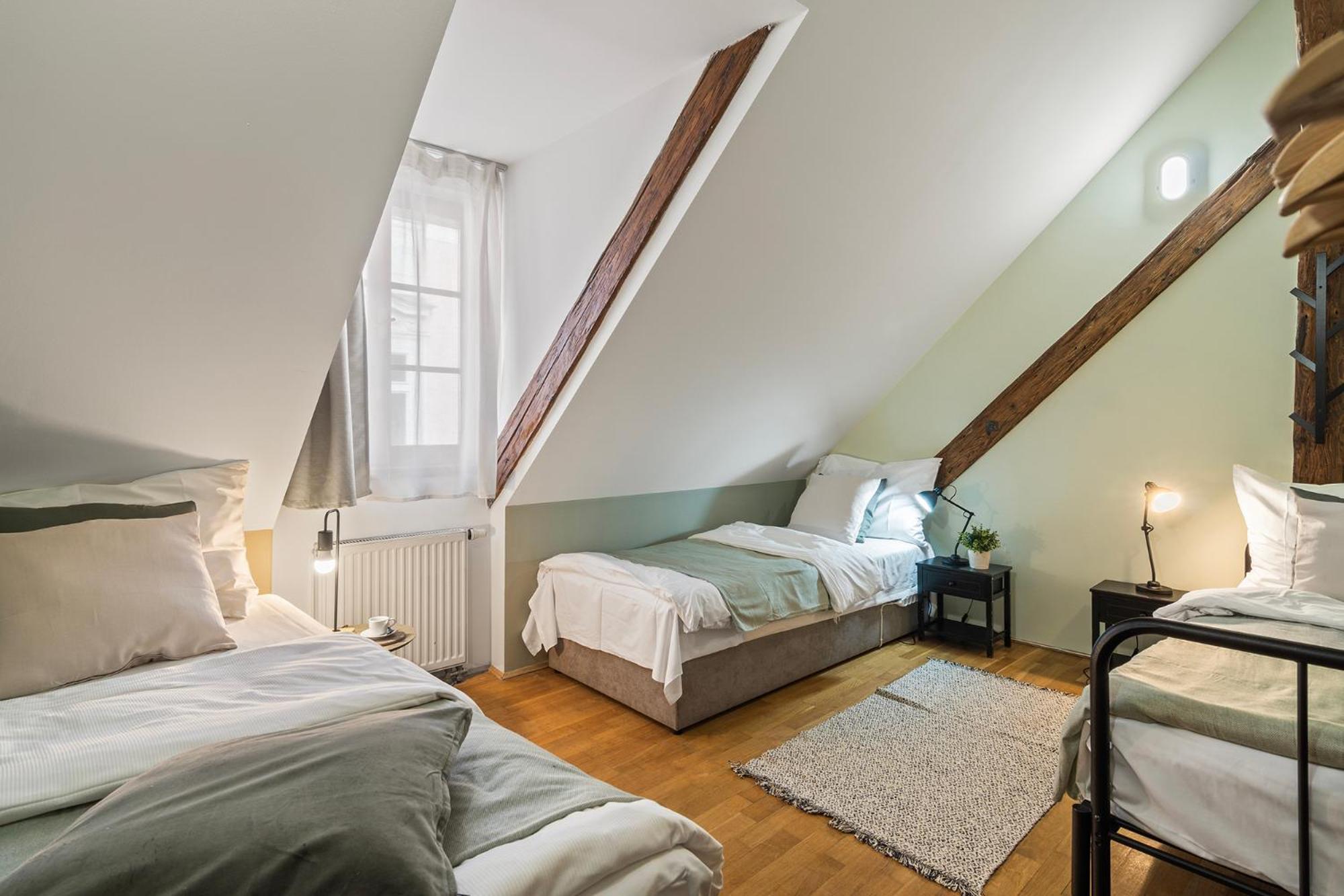 Charles Bridge Historical Apts By Michal&Friends ปราก ภายนอก รูปภาพ