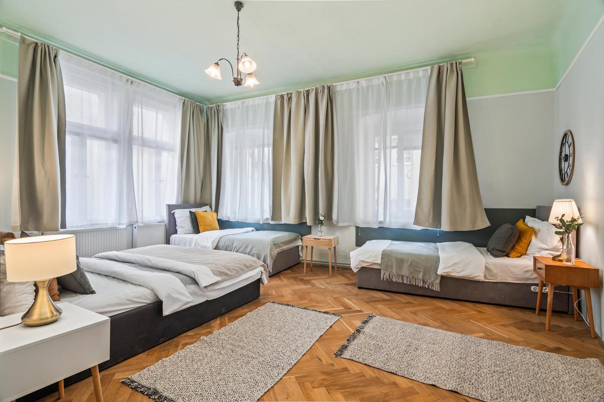 Charles Bridge Historical Apts By Michal&Friends ปราก ภายนอก รูปภาพ