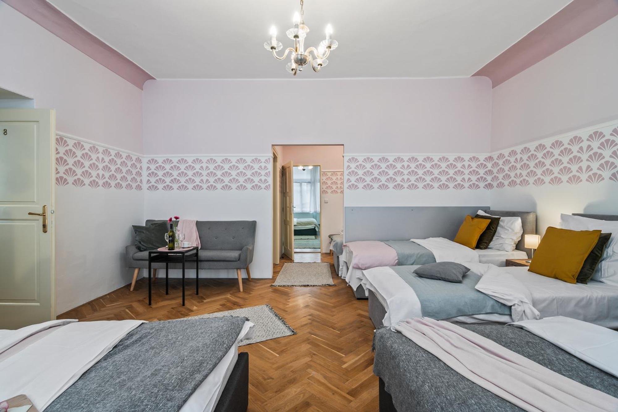 Charles Bridge Historical Apts By Michal&Friends ปราก ภายนอก รูปภาพ